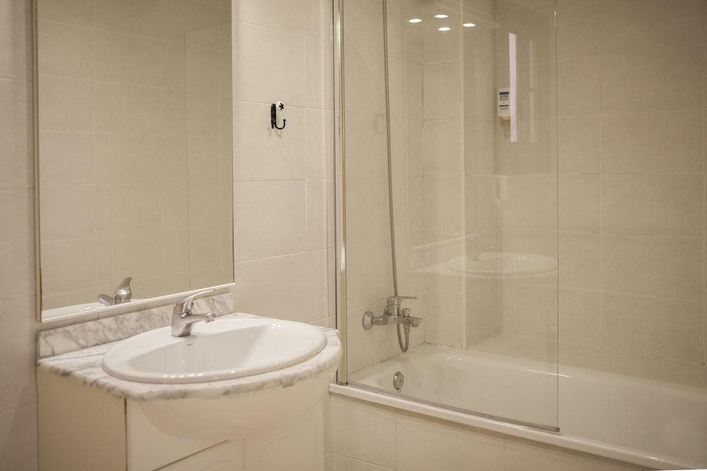Las Ramblas Pasaje Bacardi Apartments Barcelona Zewnętrze zdjęcie
